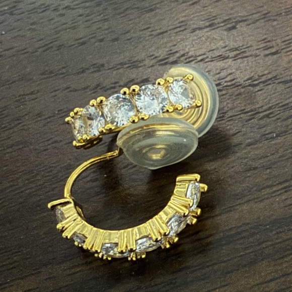 Elegant Gold Hoop Clip-On Earrings - Picture 4 of 5